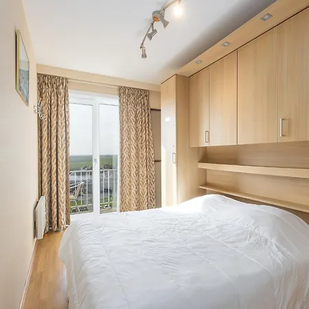 With 2 Bedrooms And Sea View 아파트 미들케르케