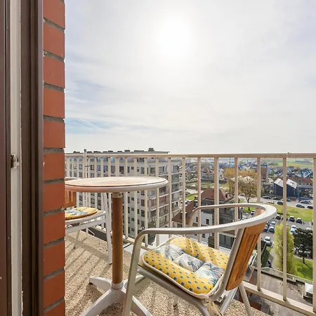 With 2 Bedrooms And Sea View *