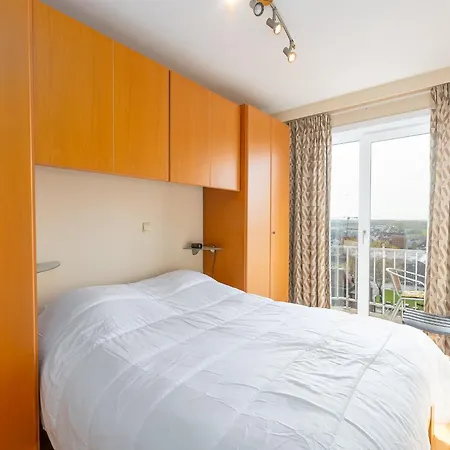 With 2 Bedrooms And Sea View *